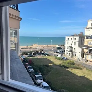 Apartment Garden Square Central 2 Bed & Sea-view, Brighton